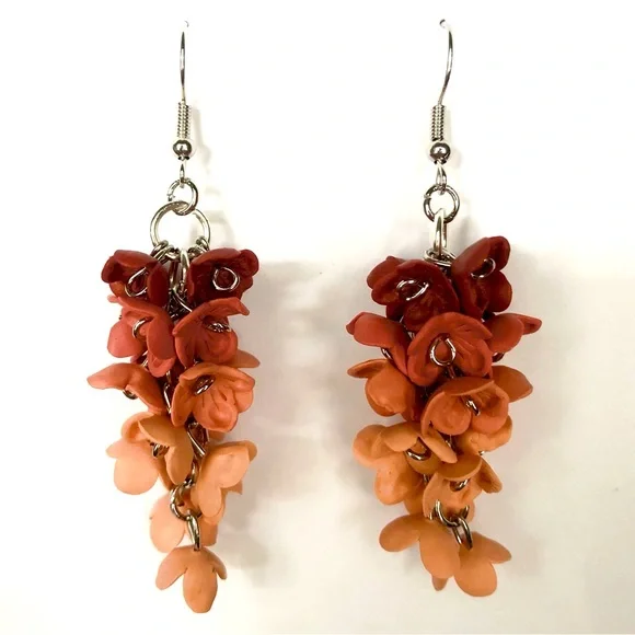 Handmade flower cluster earrings - Picture 1 of 3